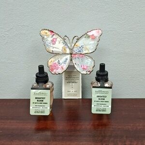 Bath & Body Works White Barn FLORAL BUTTERFLY Plug + BRIGHTEST BLOOM Wallflowers